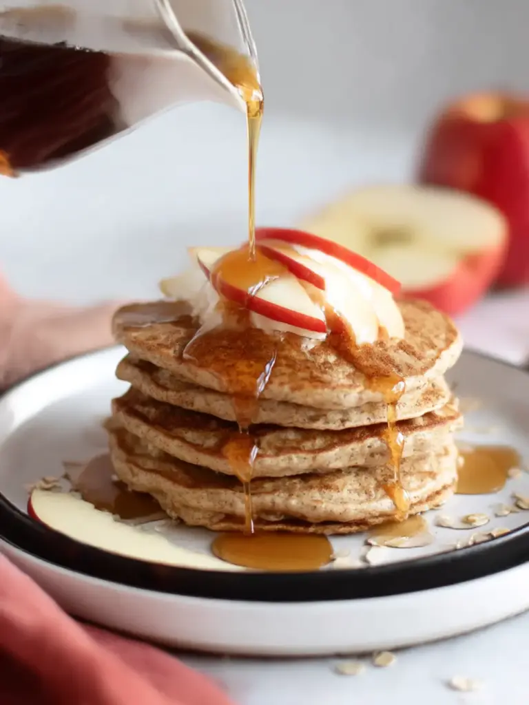 apple cinnamon oat pancakes - featured image