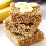 healthy banana quinoa breakfast bars - featured image